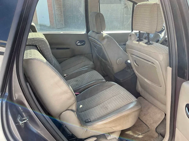 Renault megane scenic uit 2005 - afbeelding 21 van  73