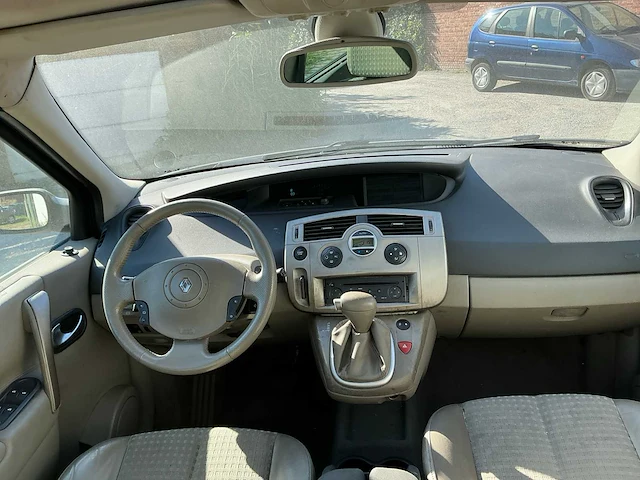 Renault megane scenic uit 2005 - afbeelding 22 van  73