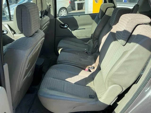 Renault megane scenic uit 2005 - afbeelding 29 van  73