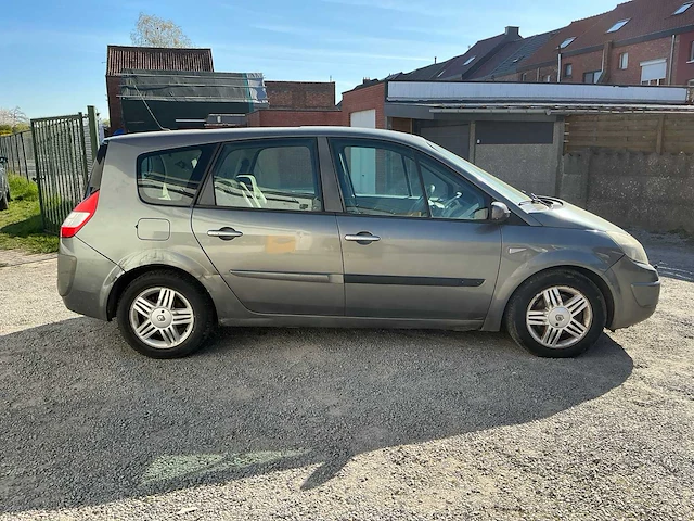 Renault megane scenic uit 2005 - afbeelding 34 van  73