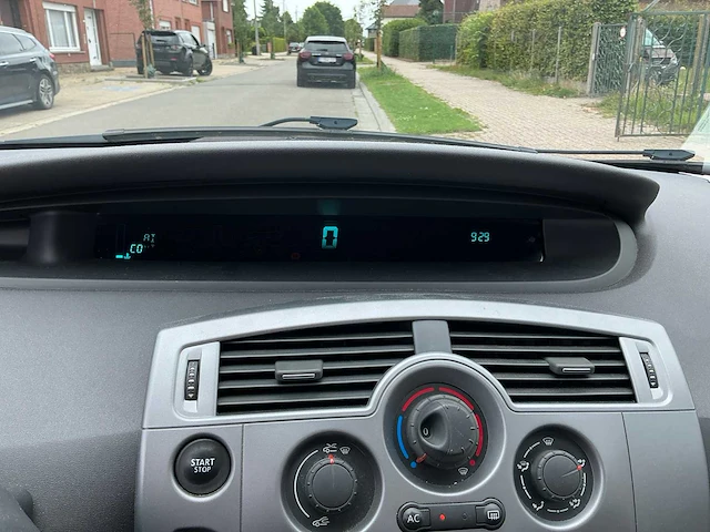 Renault megane scenic uit 2009 - afbeelding 10 van  56