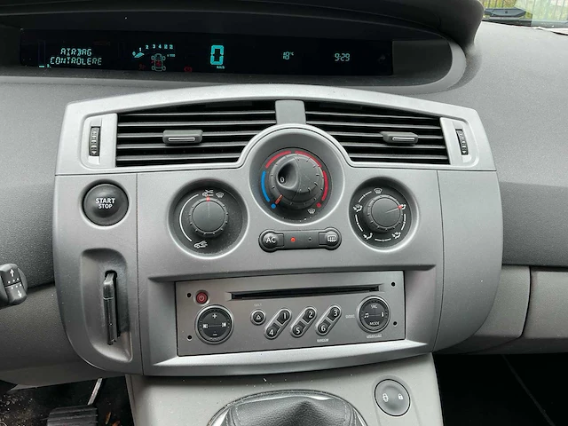 Renault megane scenic uit 2009 - afbeelding 11 van  56
