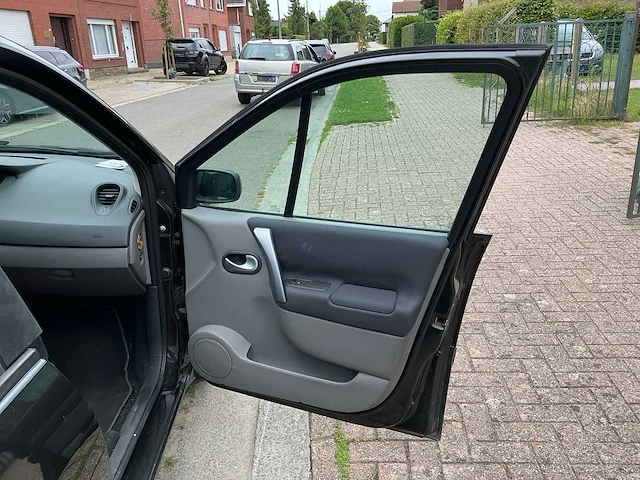 Renault megane scenic uit 2009 - afbeelding 15 van  56
