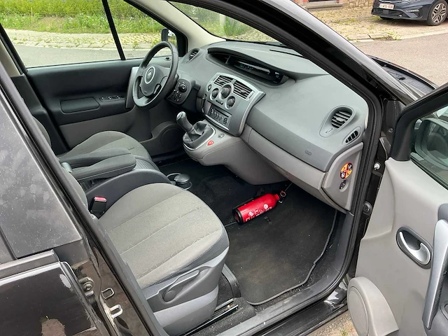 Renault megane scenic uit 2009 - afbeelding 17 van  56