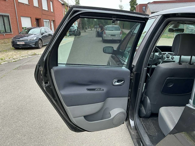 Renault megane scenic uit 2009 - afbeelding 20 van  56