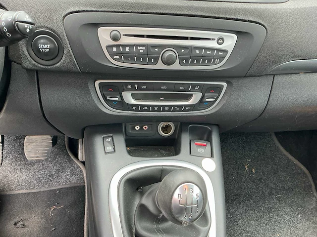 Renault megane scenic uit 2011 - afbeelding 13 van  69
