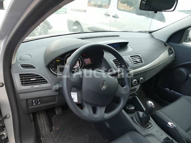 Renault megane stationwagen (2012-11.926 km) - vin vf1kz1a0748073924 - afbeelding 5 van  28