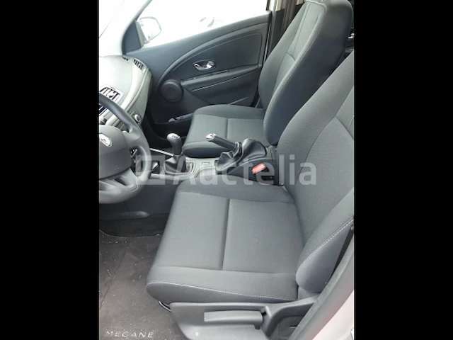 Renault megane stationwagen (2012-11.926 km) - vin vf1kz1a0748073924 - afbeelding 6 van  28