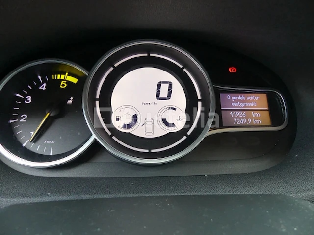 Renault megane stationwagen (2012-11.926 km) - vin vf1kz1a0748073924 - afbeelding 8 van  28