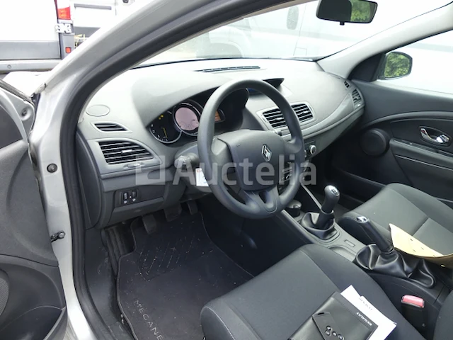 Renault megane stationwagen (2012-18.182 km) - vin vf1kz1a074873936 - afbeelding 4 van  33