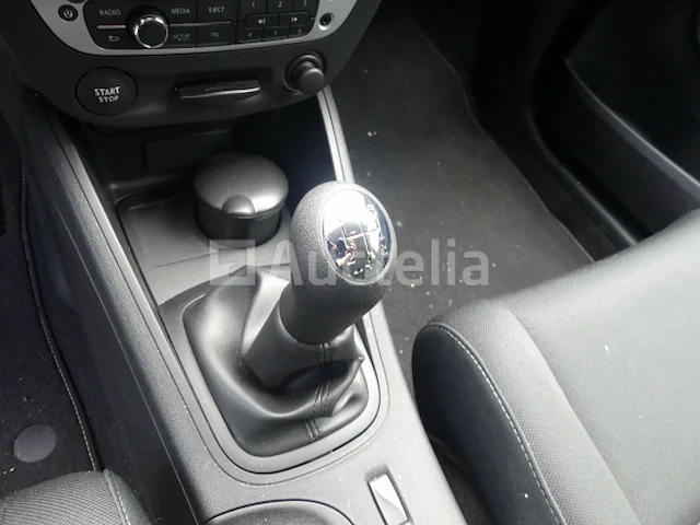 Renault megane stationwagen (2012-18.182 km) - vin vf1kz1a074873936 - afbeelding 13 van  33