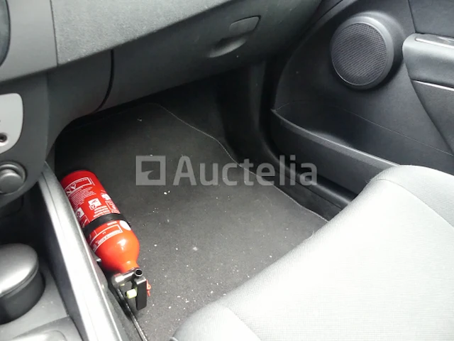 Renault megane stationwagen (2012-18.182 km) - vin vf1kz1a074873936 - afbeelding 16 van  33