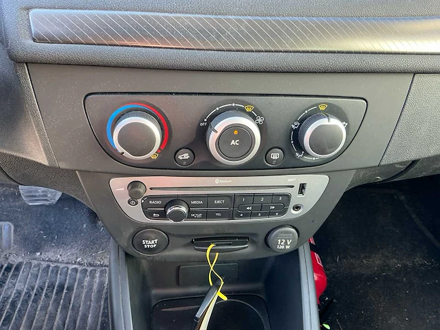 Renault megane uit 2013 - afbeelding 11 van  54