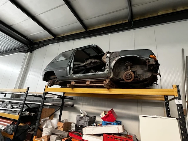 Renault r5 wrak voor onderdelen - afbeelding 1 van  1