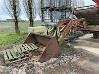 Renault r781-4 vierwielaangedreven landbouwtractor - afbeelding 2 van  13