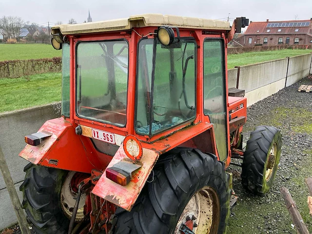Renault r781-4 vierwielaangedreven landbouwtractor - afbeelding 8 van  13
