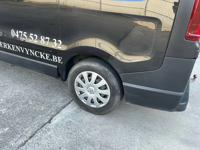 Renault traffic lichte vrachtwagen - afbeelding 13 van  15