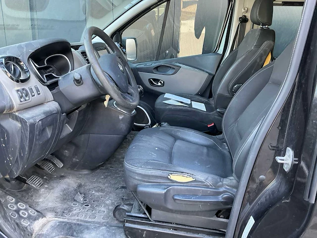 Renault traffic lichte vrachtwagen - afbeelding 14 van  15