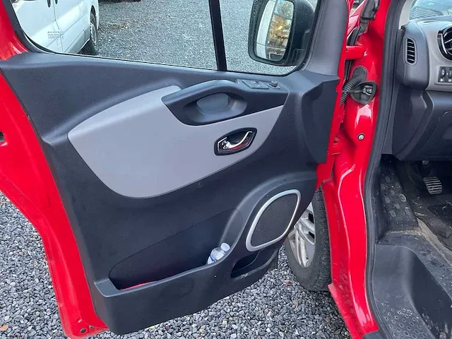 Renault trafic lichte vrachtwagen - afbeelding 9 van  33
