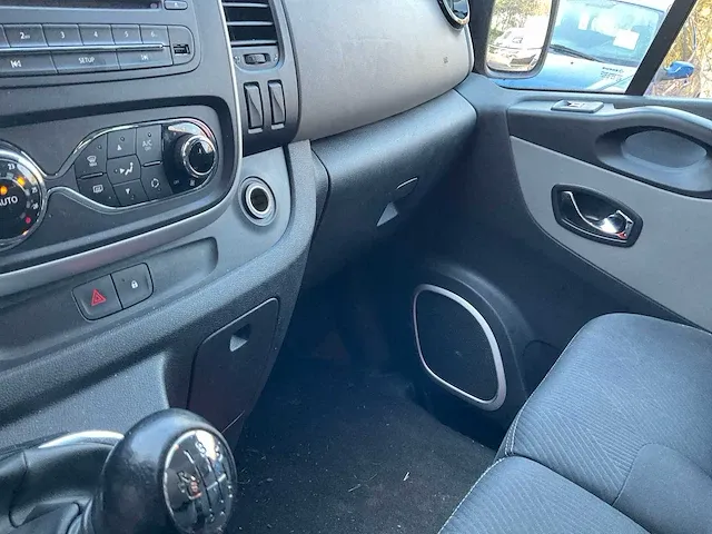 Renault trafic lichte vrachtwagen - afbeelding 17 van  33