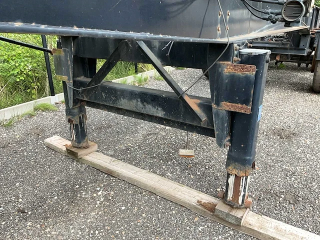 Renders trailer / oplegger voor 40ft container - afbeelding 13 van  19