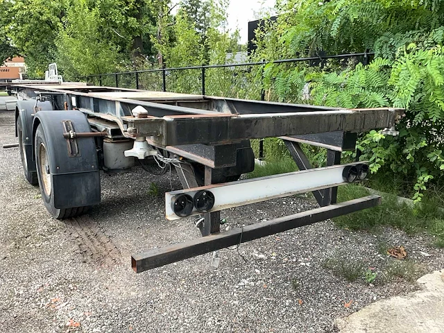 Renders trailer / oplegger voor 40ft container - afbeelding 16 van  19