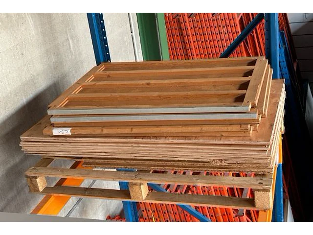 Rest houten planken - afbeelding 3 van  5