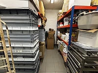 Rest inhoud magazijn - afbeelding 14 van  19
