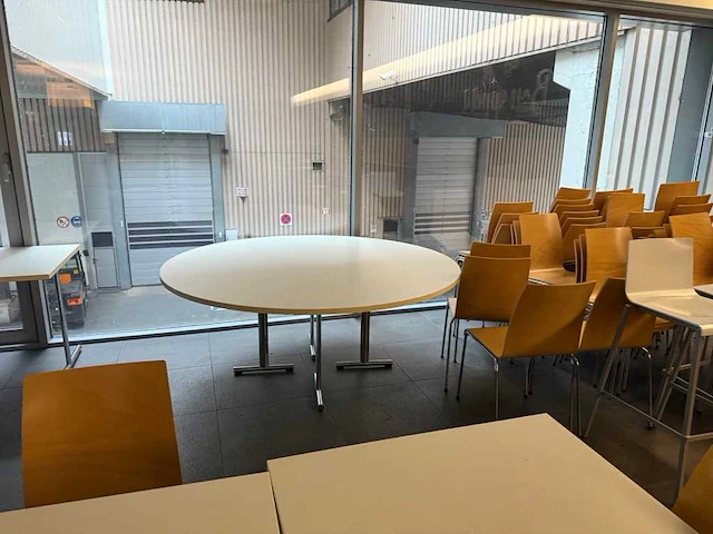 Restaurant tafels (11x) - afbeelding 2 van  2