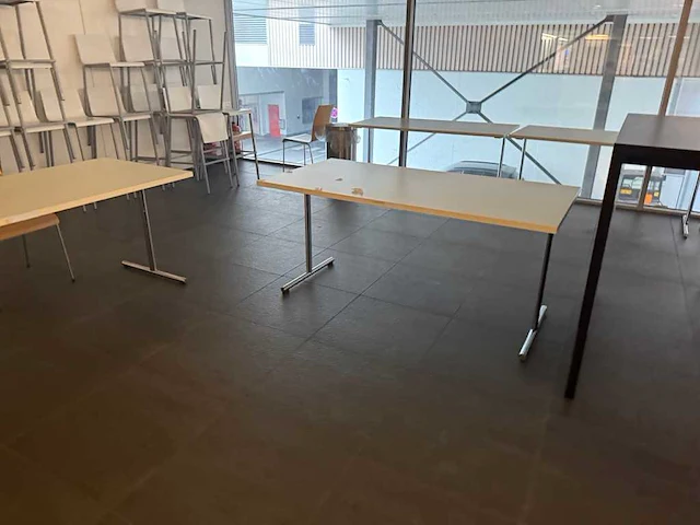 Restaurant tafels (30x) - afbeelding 1 van  1