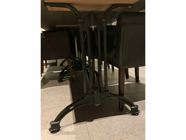 Restauranttafels (2x) + stoelen mobitec (6x) - afbeelding 6 van  9