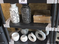 Resterende inhoud van het rek wo. decoratievoorwerpen - afbeelding 2 van  2