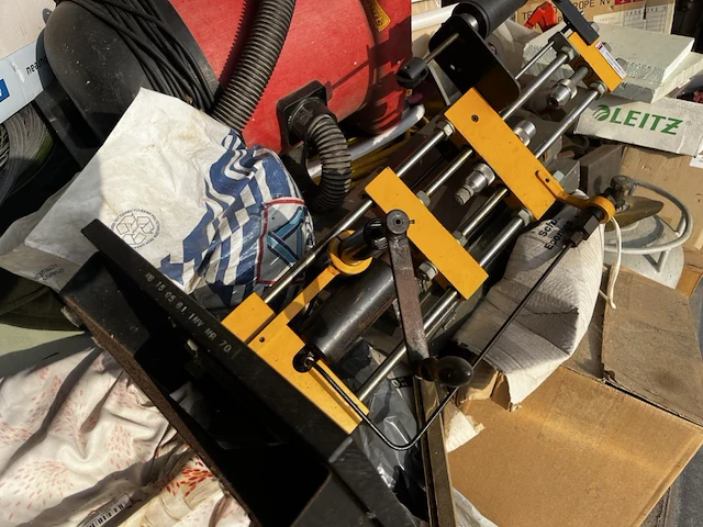 Restinhoud garage - afbeelding 1 van  20