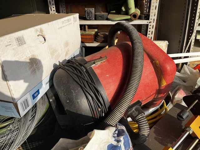 Restinhoud garage - afbeelding 12 van  20