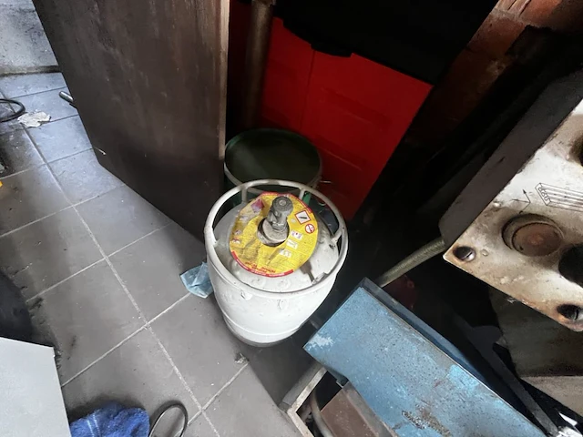 Restinhoud garage - afbeelding 19 van  20