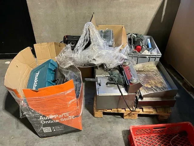 Restinhoud magazijnruimte - afbeelding 26 van  26