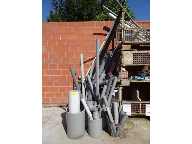 Restpartij pvc buizen/koppelstukken - afbeelding 1 van  3