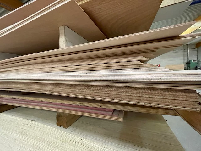 Restplaten balsa, plywood, multiplex - afbeelding 1 van  6