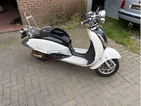 Retro - scooter - afbeelding 4 van  8