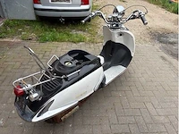 Retro - scooter - afbeelding 5 van  8