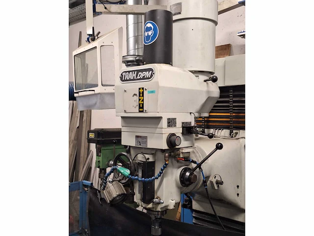 Retro dpm750 cnc-freesmachine - afbeelding 21 van  23