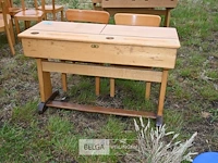 Retro houten kinderschoolbank + 2 kinderstoelen - afbeelding 3 van  7