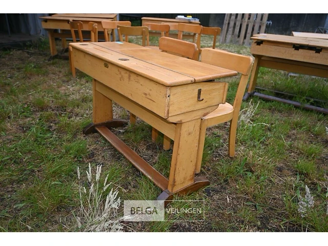 Retro houten kinderschoolbank + 2 kinderstoelen - afbeelding 2 van  7