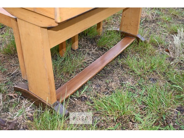 Retro houten kinderschoolbank + 2 kinderstoelen - afbeelding 5 van  7