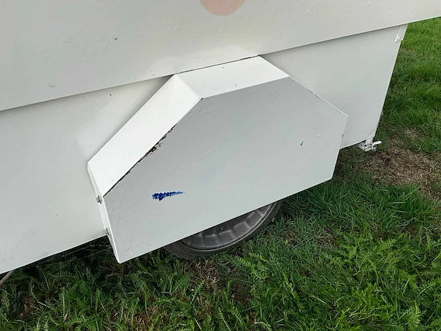 Retro ijswagen / mobiele diepvrieskar met zonneluifel - afbeelding 5 van  20