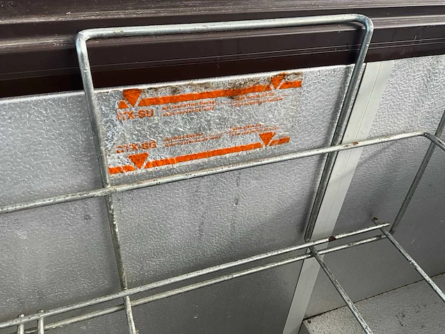 Retro ijswagen / mobiele diepvrieskar met zonneluifel - afbeelding 7 van  20