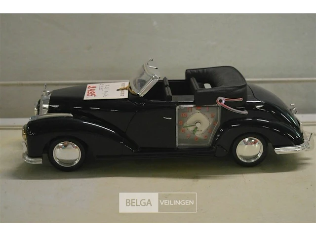 Retro mercedus cabrio klok - afbeelding 1 van  2
