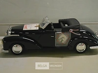 Retro mercedus cabrio klok - afbeelding 1 van  2