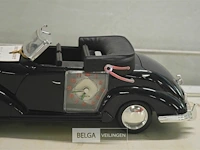 Retro mercedus cabrio klok - afbeelding 2 van  2