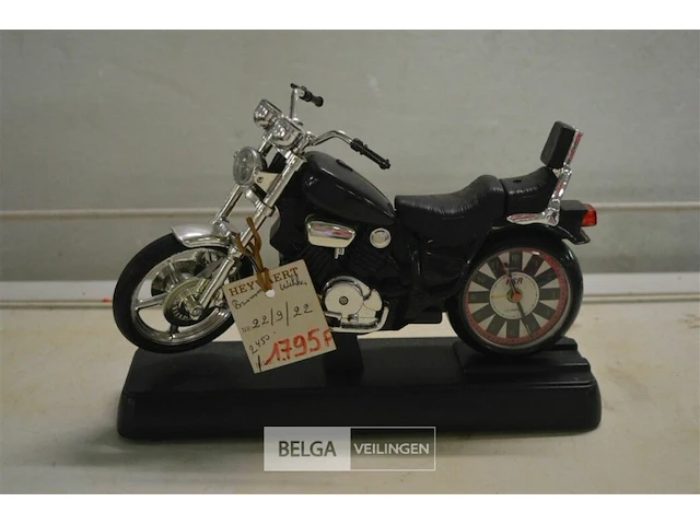 Retro motor met alarm klok - afbeelding 1 van  3